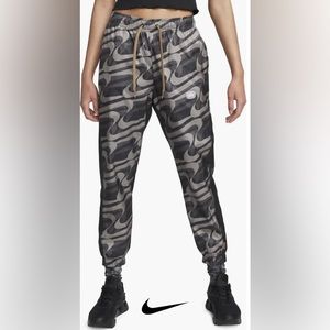🚨SALE🚨Nike Women Sportswear Icon Clash Woven Pants Sz Large! Loose Fit